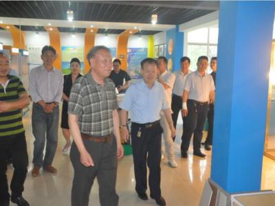 中国建筑装饰协会李秉仁会长一行考察PA视讯在线官网工业园